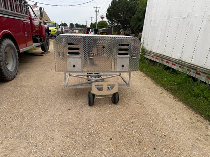 Wide Three-Hole Dog Box